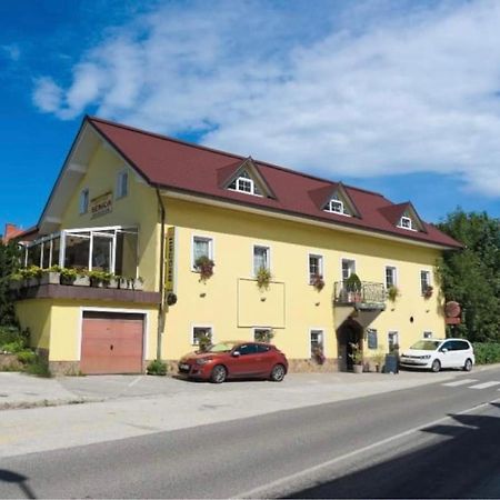 Gostisce Senica Hotel Senovo Kültér fotó