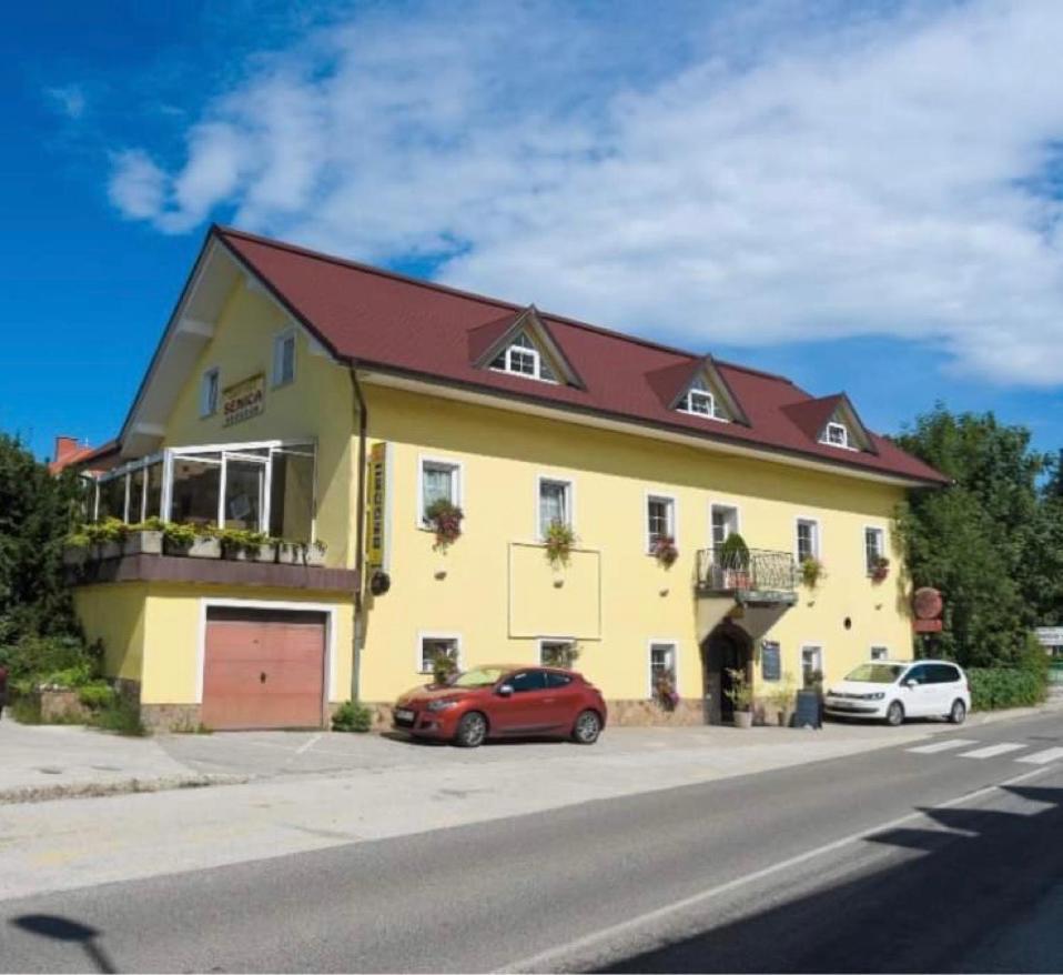 Gostisce Senica Hotel Senovo Kültér fotó