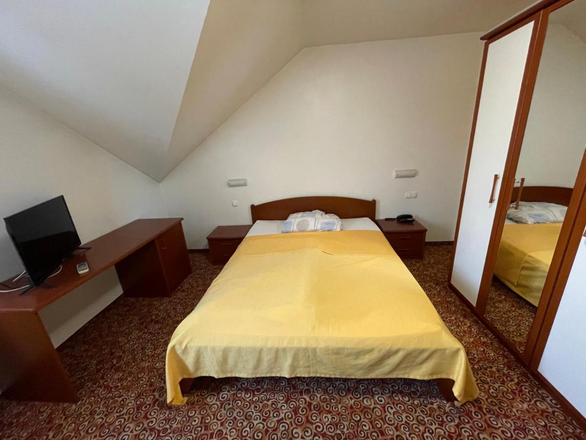 Gostisce Senica Hotel Senovo Kültér fotó