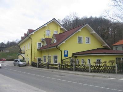 Gostisce Senica Hotel Senovo Kültér fotó